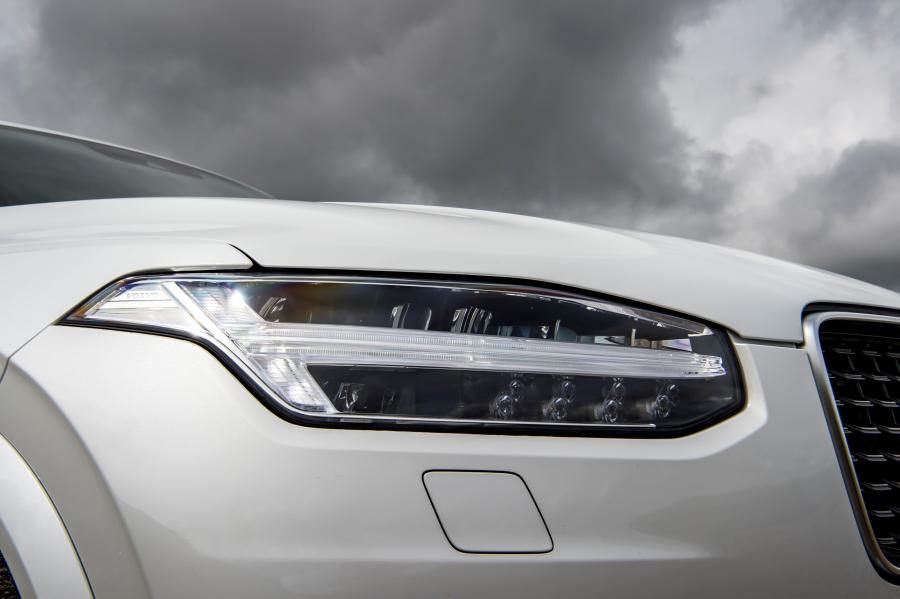 Детали экстерьера Volvo XC90 T8 Twin Engine R-Design 2019 года  (UK) (фото 37 из 40)